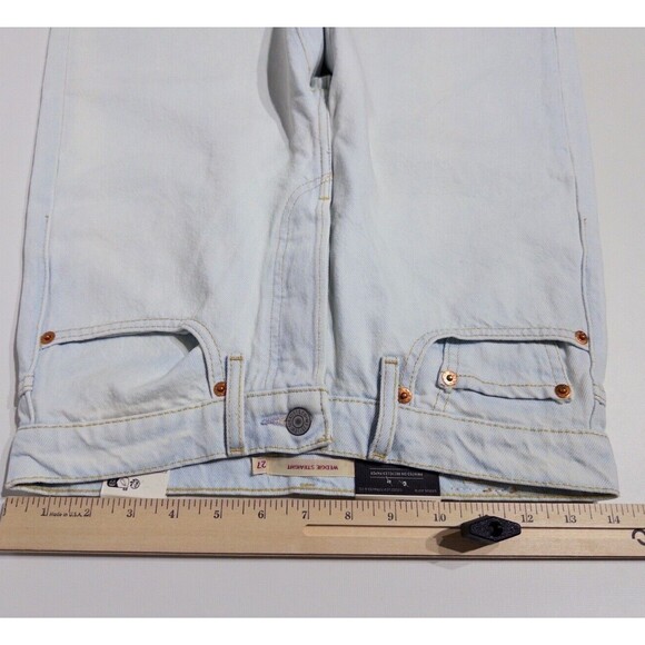NWT $98 Levi's Wedgie Straight High Rise Ankle Jeans Light Wash Women Size 27x26 - Picture 11 of 13